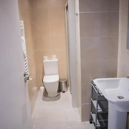 Plaza B - Local Rentss Apartamento San Sebastián