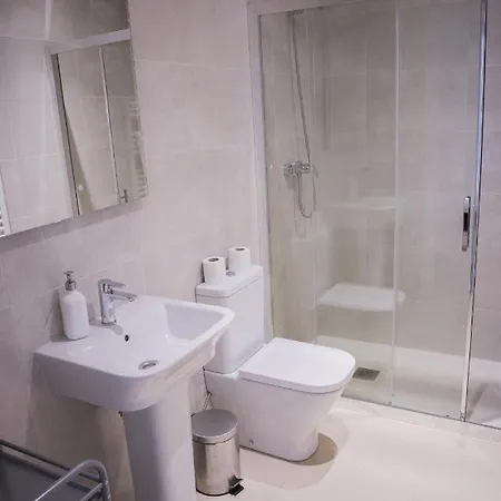 Plaza B - Local Rentss サン・セバスティアン