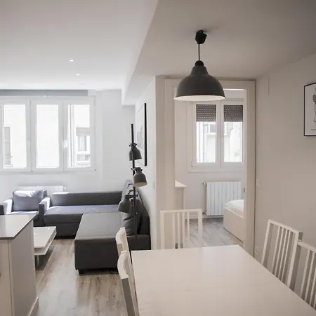 Plaza B - Local Rentss شقة سان سيباستيان